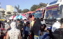 Người dân ùn ùn rời TP.HCM về quê đón Tết