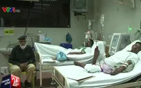 Bác sỹ điều trị miễn phí cho bệnh nhân nghèo tại Pakistan