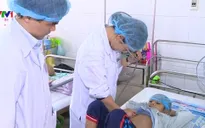 Ước mong về nhà của cậu bé bị ung thư một mình trong bệnh viện