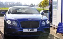 Vừa được tăng lương, Vardy tậu ngay siêu xe Bentley