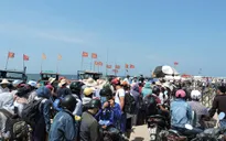 Gần 500 du khách kẹt ở đảo Lý Sơn do biển động