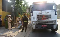 Bắt 3 xe container mang biển quân sự giả ở Bình Dương