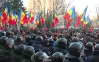Biểu tình ngay trước tòa nhà Quốc hội sau bầu cử tại Moldova
