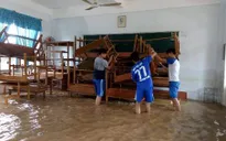 Hỗ trợ 400 triệu đồng mua sách vở cho học sinh vùng lũ Bình Định