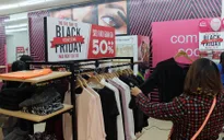 Người dân Hà Nội nườm nượp săn đồ giảm giá trong ngày Black Friday