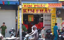 TP.HCM: Dùng xăng uy hiếp chủ tiệm vàng để cướp tiền