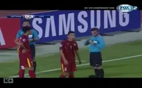 VIDEO Cận cảnh pha bóng khiến U19 Việt Nam mất người và bị thủng lưới