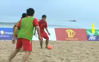 Đội tuyển bóng đá bãi biển Lào vượt khó dự ABG 5