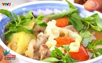Thưởng thức bún cá sứa đậm đà hương vị biển Nha Trang