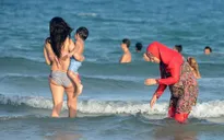 Tòa hành chính Tối cao Pháp bác lệnh cấm burkini