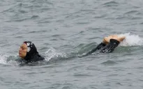 Pháp: Thị trấn Sisco không bỏ lệnh cấm mặc đồ bơi burkini
