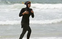 Pháp: Thành phố Nice cấm phụ nữ mặc đồ bơi burkini