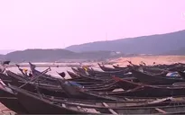 Bãi biển Hà Tĩnh im lìm sau hiện tượng cá chết hàng loạt