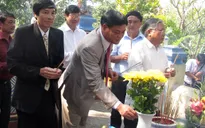 Dâng hương tưởng niệm những người có công xây đập Đồng Cam