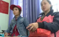 Giải cứu 2 cô gái bị lừa bán vào quán cà phê chòi tại Bình Dương