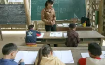 Mang niềm vui đến những thầy cô đang công tác tại vùng biển đảo