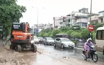 Quảng Ninh: Mưa lớn khiến Cẩm Phả ngập lụt và ùn tắc giao thông