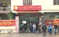 Nghệ An: Người dân chen chúc đi làm hộ chiếu
