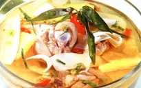 Cách nấu thịt gà om măng chua ngon đúng điệu