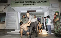 Hỏa hoạn do bạo loạn tại nhà tù Indonesia, 5 tù nhân thiệt mạng