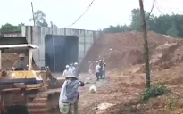 Thi công cao tốc Đà Nẵng - Quảng Ngãi ngưng trệ vì mưa lũ