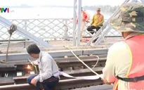 Bắt đầu công tác trục vớt nhịp cầu Ghềnh