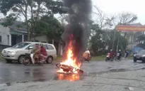 Cháy xe máy, thiêu trụi một nhà kho chứa bột mì tại Cà Mau