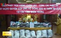 Phật tử chùa Phật Tích (Vientiane) hướng về miền Trung