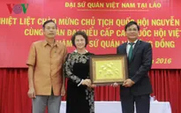 Chủ tịch Quốc hội thăm Đại sứ quán Việt Nam tại Lào