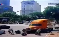 4 clip tai nạn giao thông đáng nhớ nhất năm 2015