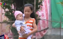 Cô bé lớp 4 với ước mơ kiếm tiền mua sữa cho em
