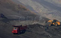 Trung Quốc tạm ngừng nhập khẩu than từ Triều Tiên