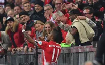 Thấy trò selfie ấn tượng, Ancelotti cũng muốn... nhập hội