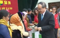 Đồng chí Nguyễn Thiện Nhân tặng quà Tết đồng bào, đối tượng chính sách tỉnh Nam Định