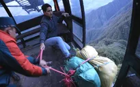 Đưa thi thể du khách Anh mất tích về thị trấn Sa Pa