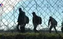 Dòng người di cư đổ về Hungary tăng mạnh