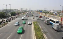 Giá xăng - giá taxi: Bao giờ cho hết điệp khúc "tăng nhanh, giảm chậm"?