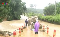 Giao thông miền núi Quảng Nam tê liệt do mưa lũ