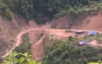 Nghệ An: Dân tái định cư 4 năm không có đường giao thông
