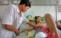 Đình chỉ Phó Giám đốc bệnh viện để nữ sinh phải cưa chân