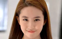 Lưu Diệc Phi khoe vẻ trong sáng tại LHP Cannes 2016