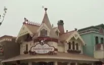 Disneyland của Trung Quốc mở cửa, 153 nhà máy ngừng hoạt động