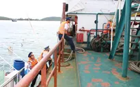 Tạm giữ tàu vận chuyển 20.000 lít dầu không rõ nguồn gốc