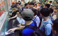 Chen chúc chờ mua vé xe về nghỉ lễ Giỗ tổ Hùng Vương