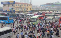 Bến xe Mỹ Đình "nghẹt thở" dịp nghỉ lễ 30/4 và 01/5