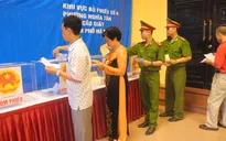 Cử tri quận Cầu Giấy hân hoan tham gia bỏ phiếu bầu cử
