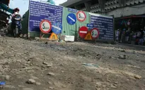TP.HCM: Nhiều đơn vị “chây ì” không gỡ rào chắn thi công