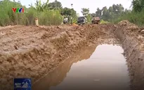 Phú Thọ: Đường xuống cấp nghiêm trọng, người dân bị cô lập