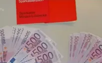 Tìm thấy 150.000 Euro, người tị nạn Syria giao nộp cho cảnh sát Đức