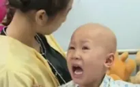 Xót thương bé 3 tuổi phải chống chọi với ung thư giai đoạn cuối